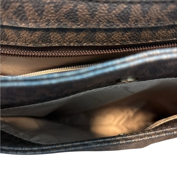 MICHAEL KORS Jet Set Travel Large Logo Messenger Bag, Excellent Used Condition - Picture 4 of 10